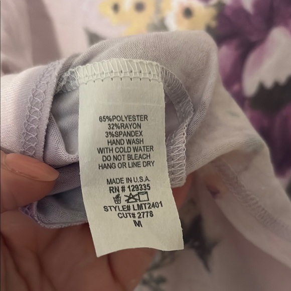 Floral Women's Top with Purple Accents - Picture 4 of 4